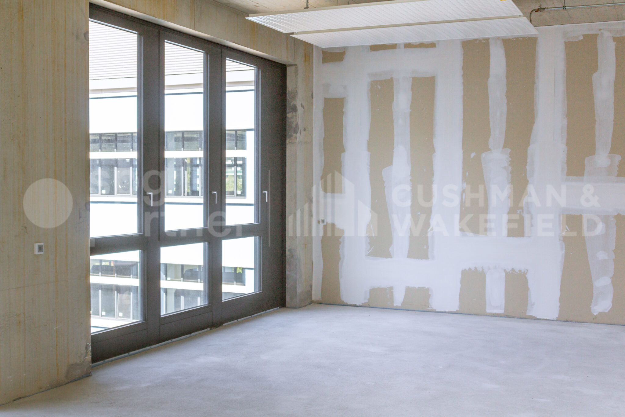 Atelier à louer – 1500 m² – LES CHARMILLES – Lyon 114 – Genève-Petit-Saconnex