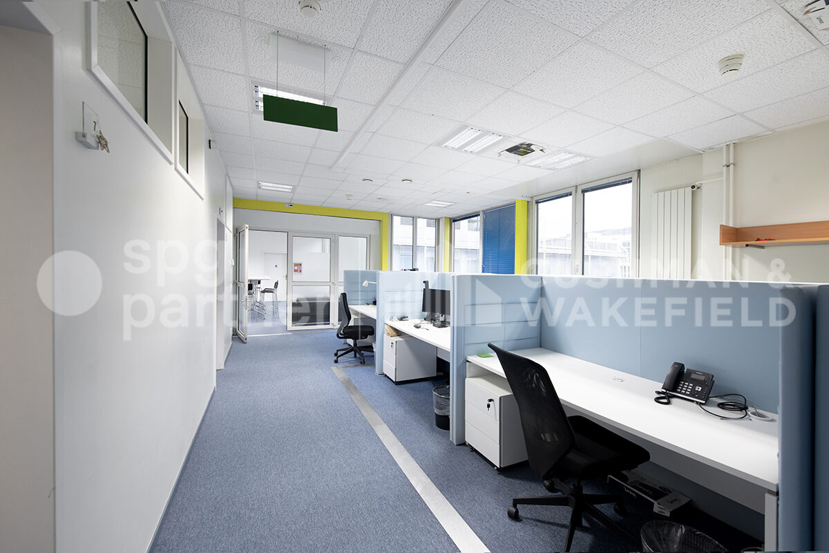 Atelier à louer – 300 m² – ZIPLO – Aulx 12 – Plan-Les-Ouates