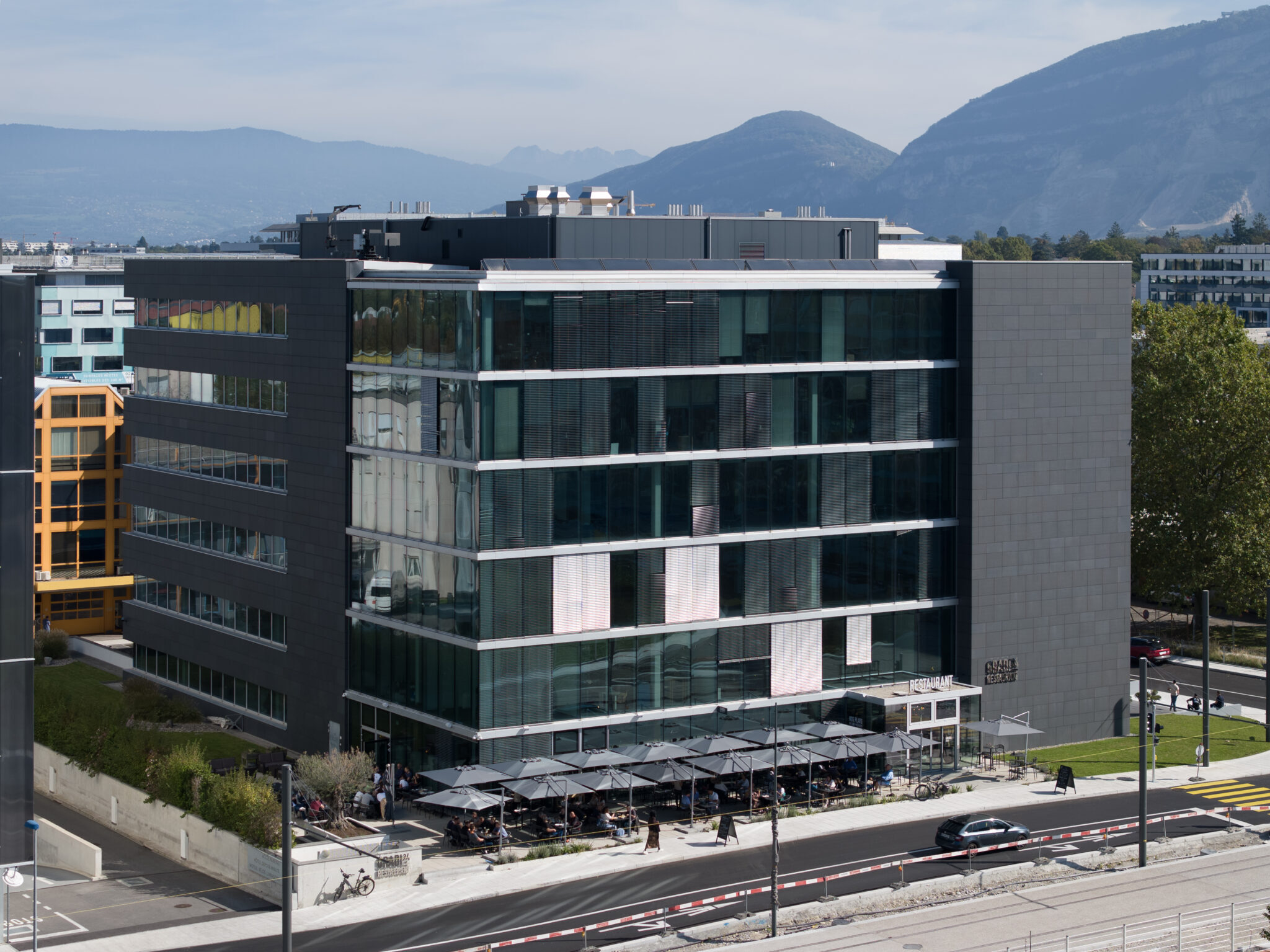 Local administratif à louer – 450 m² – ZIPLO – Galaise 24 – Plan-Les-Ouates